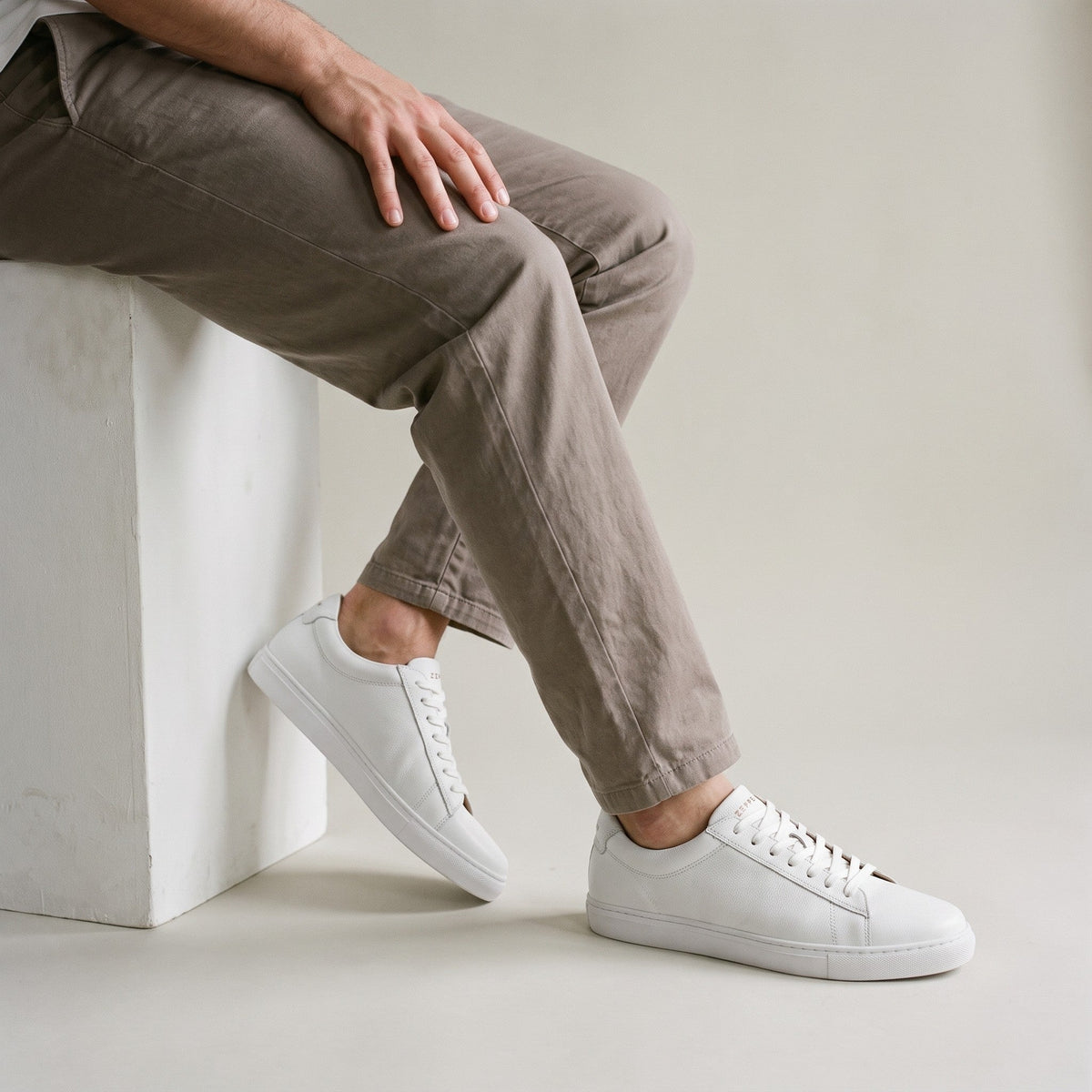 Voyager on foot, seated